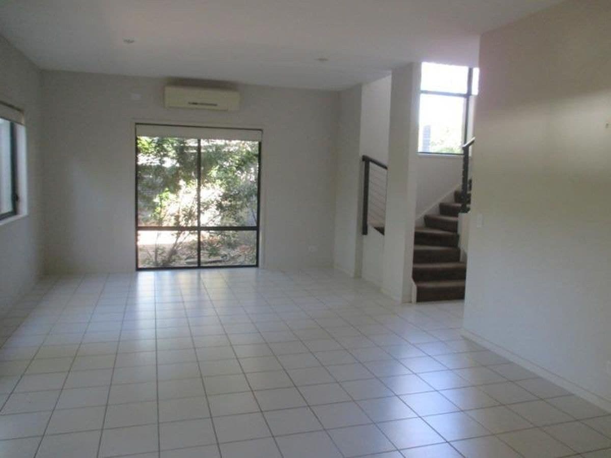 1 / 75 Benowa Road, Southport, Southport - Thumbnail 4