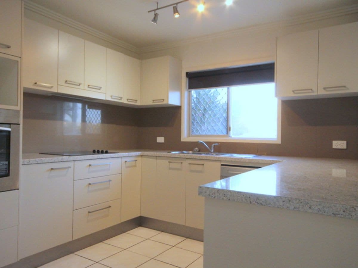 7 / 79 Bayview Street, Runaway Bay, Runaway Bay - Thumbnail 3