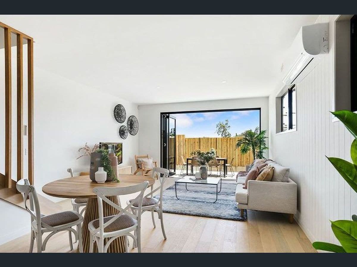 6 / 74  HILLVIEW PARADE, Ashmore, Ashmore - Image 1