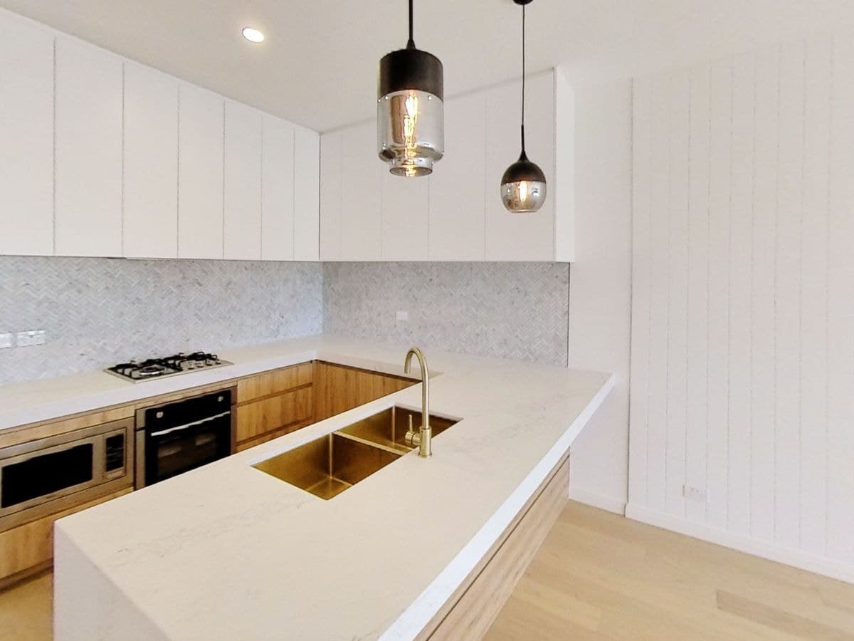 6 / 74  HILLVIEW PARADE, Ashmore, Ashmore - Thumbnail 2