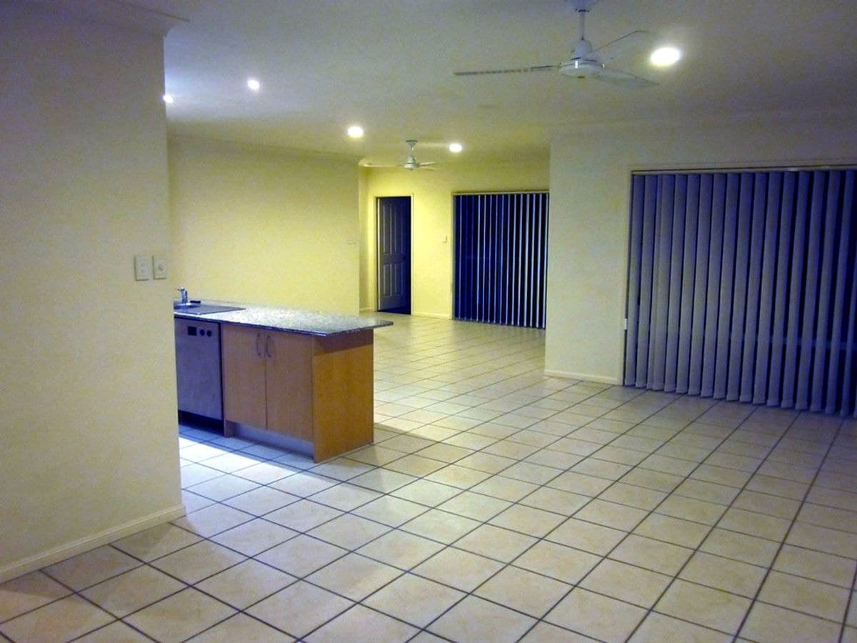 4 Devco Place, Ashmore, Ashmore - Thumbnail 2