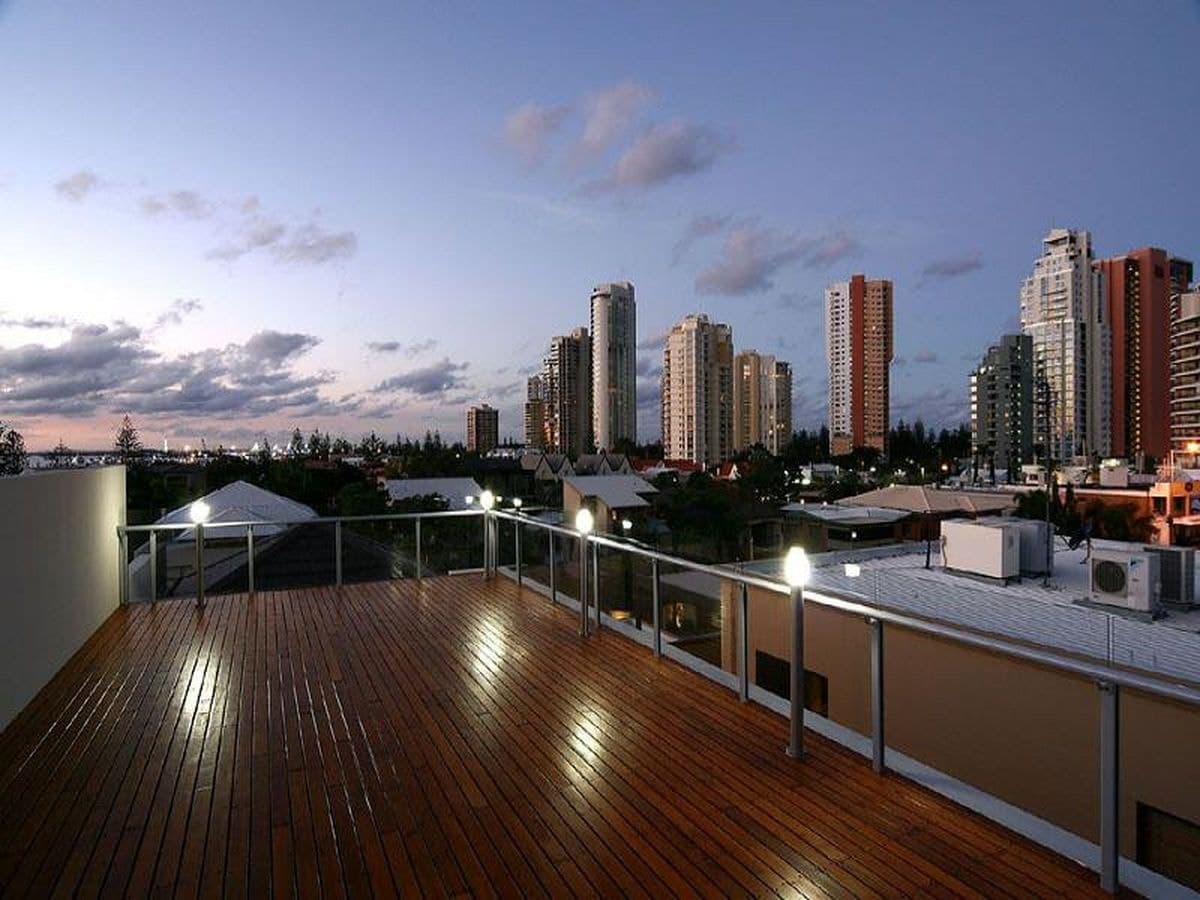 56 Woodroffe Avenue, Main Beach, Main Beach - Thumbnail 3