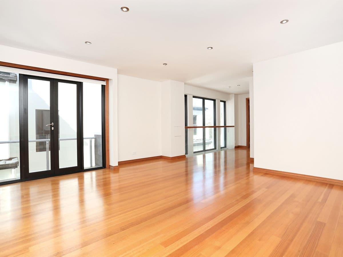 56 Woodroffe Avenue, Main Beach, Main Beach - Thumbnail 5
