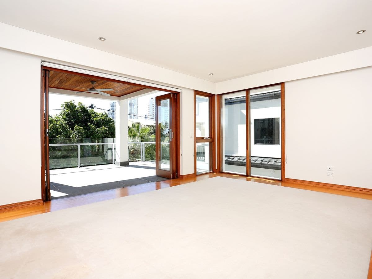 56 Woodroffe Avenue, Main Beach, Main Beach - Thumbnail 6