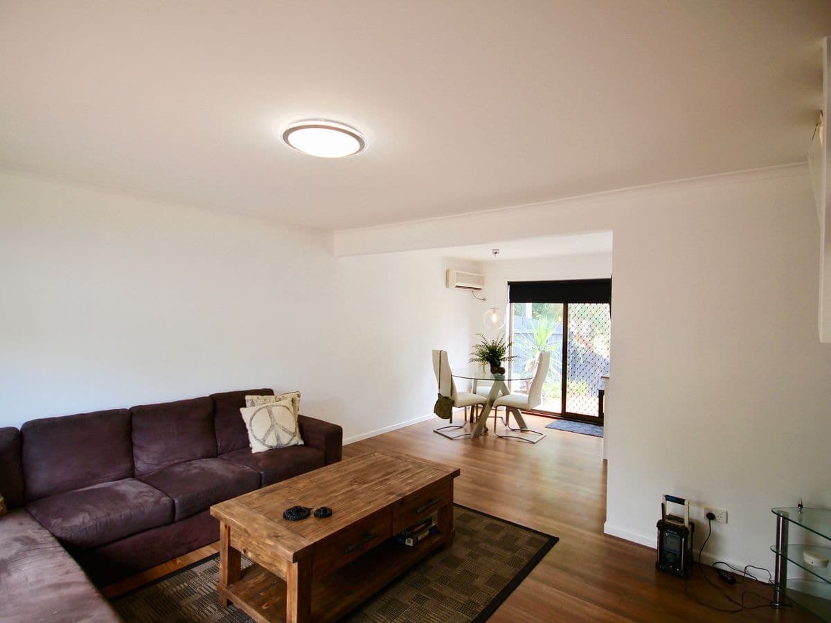 2 / 33 Corunna Cres, Ashmore, Ashmore - Thumbnail 3