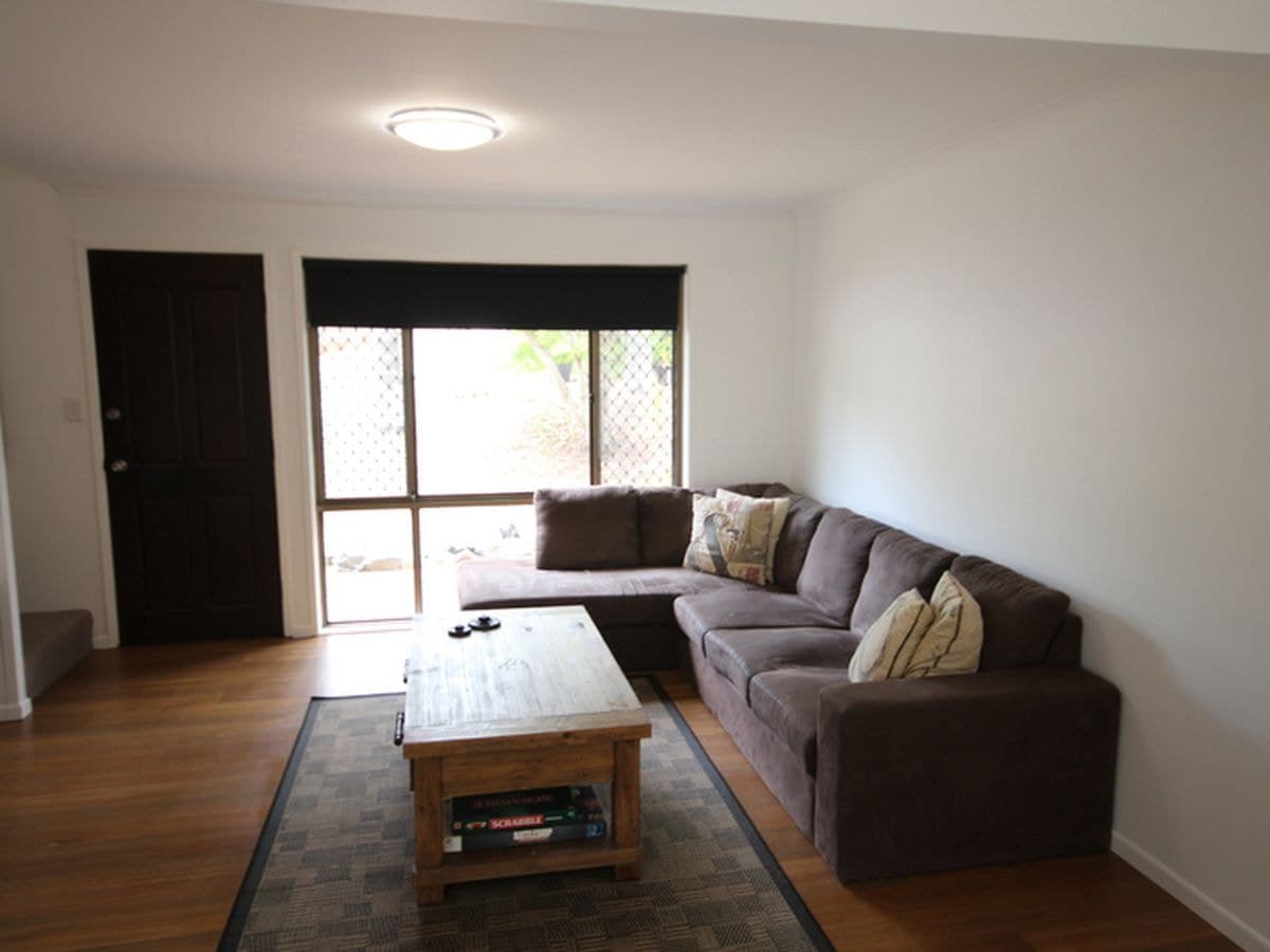 2 / 33 Corunna Cres, Ashmore, Ashmore - Thumbnail 4