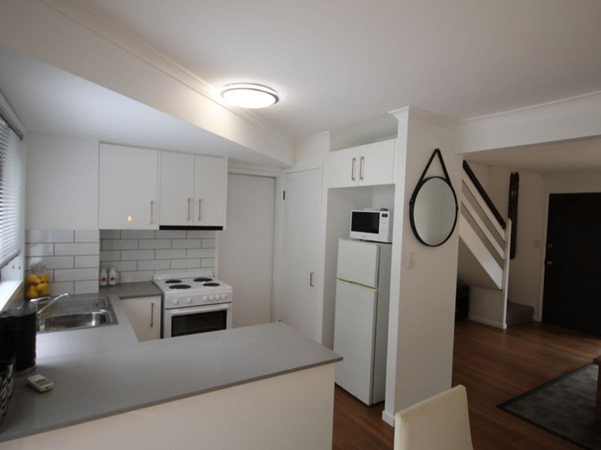 2 / 33 Corunna Cres, Ashmore, Ashmore - Thumbnail 8