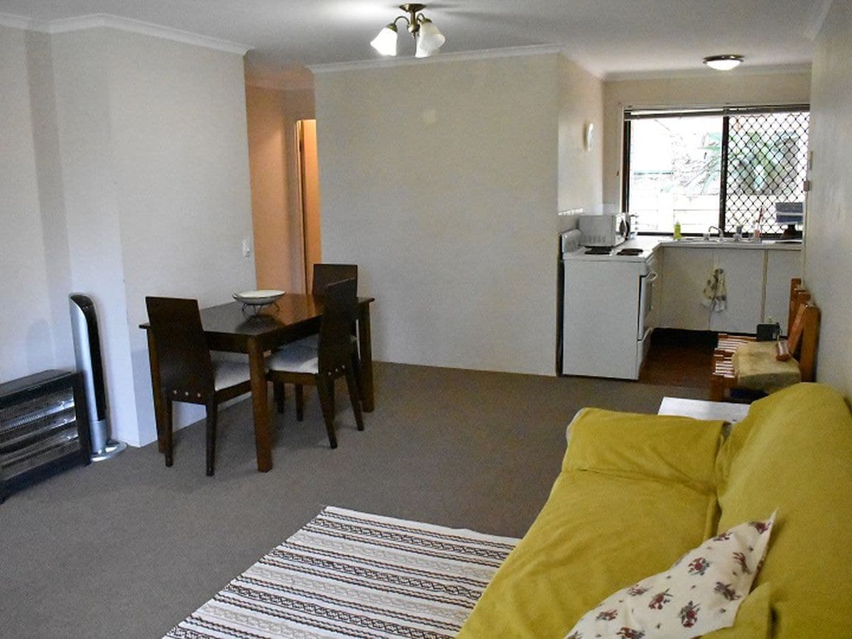 11 Hoya Court, Labrador, Labrador - Thumbnail 3