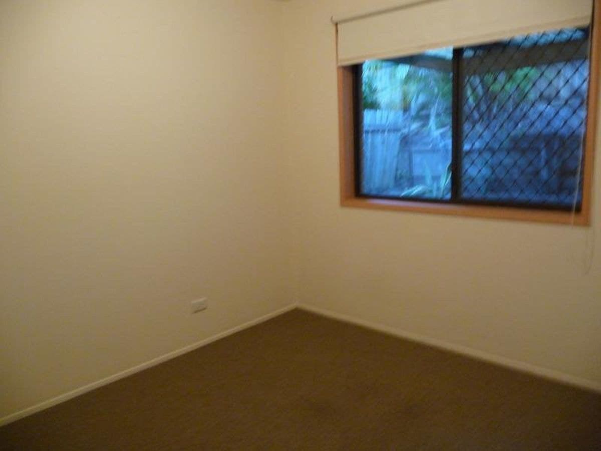 11 Hoya Court, Labrador, Labrador - Thumbnail 7