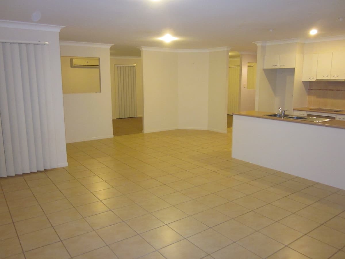11 Lacy Lane, Upper Coomera, Upper Coomera - Thumbnail 2