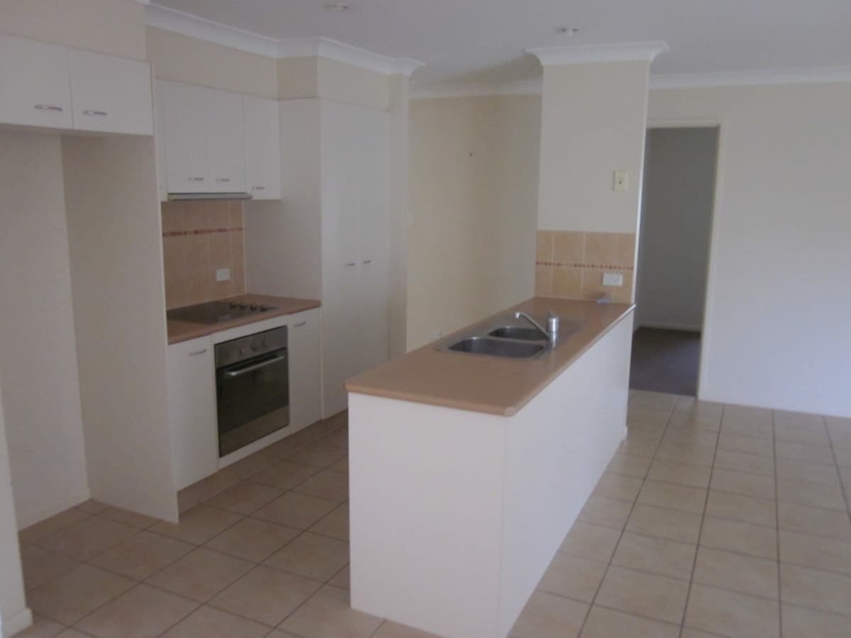 11 Lacy Lane, Upper Coomera, Upper Coomera - Thumbnail 3
