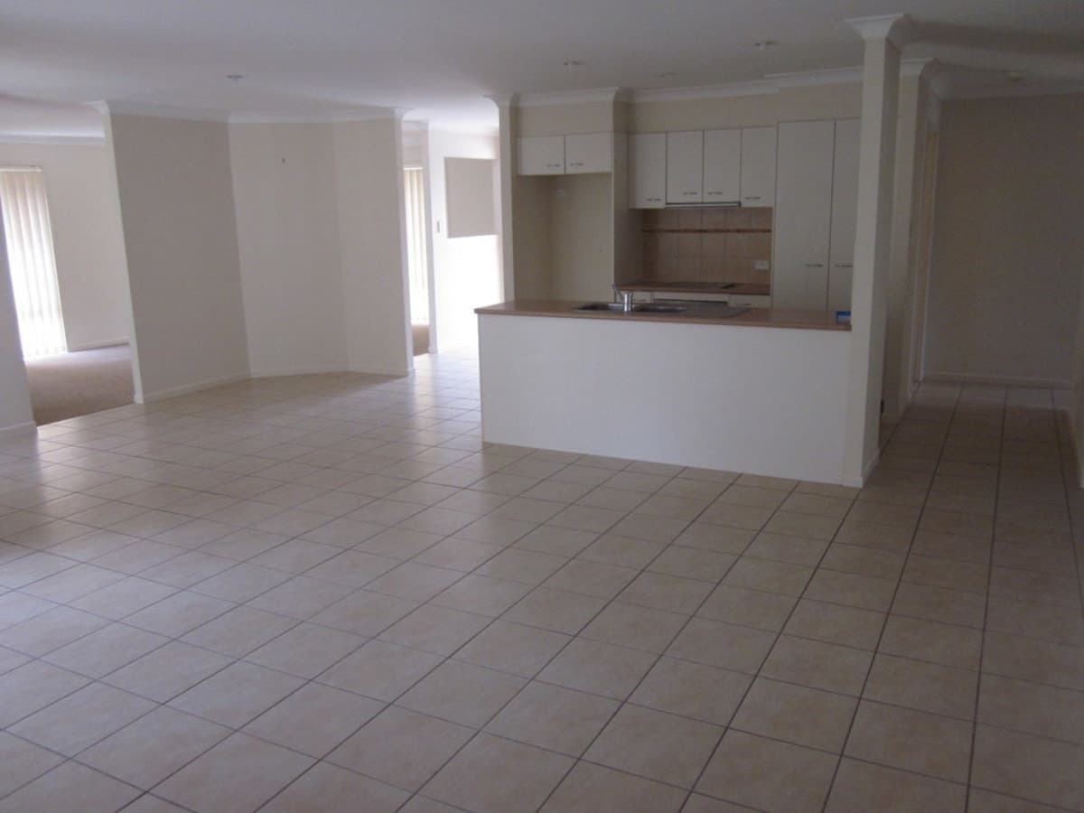 11 Lacy Lane, Upper Coomera, Upper Coomera - Thumbnail 5