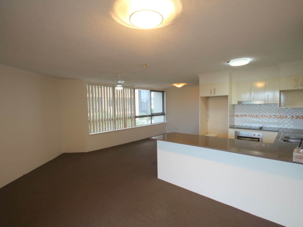 114 Marine Pde, Southport, Southport - Thumbnail 4