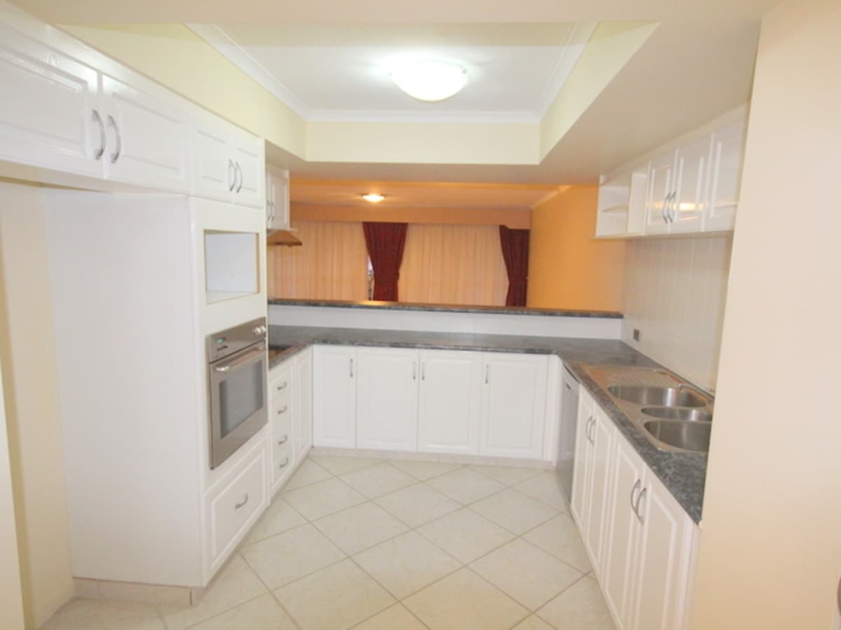 34 / 3 Marina Crescent, Runaway Bay, Runaway Bay - Thumbnail 8