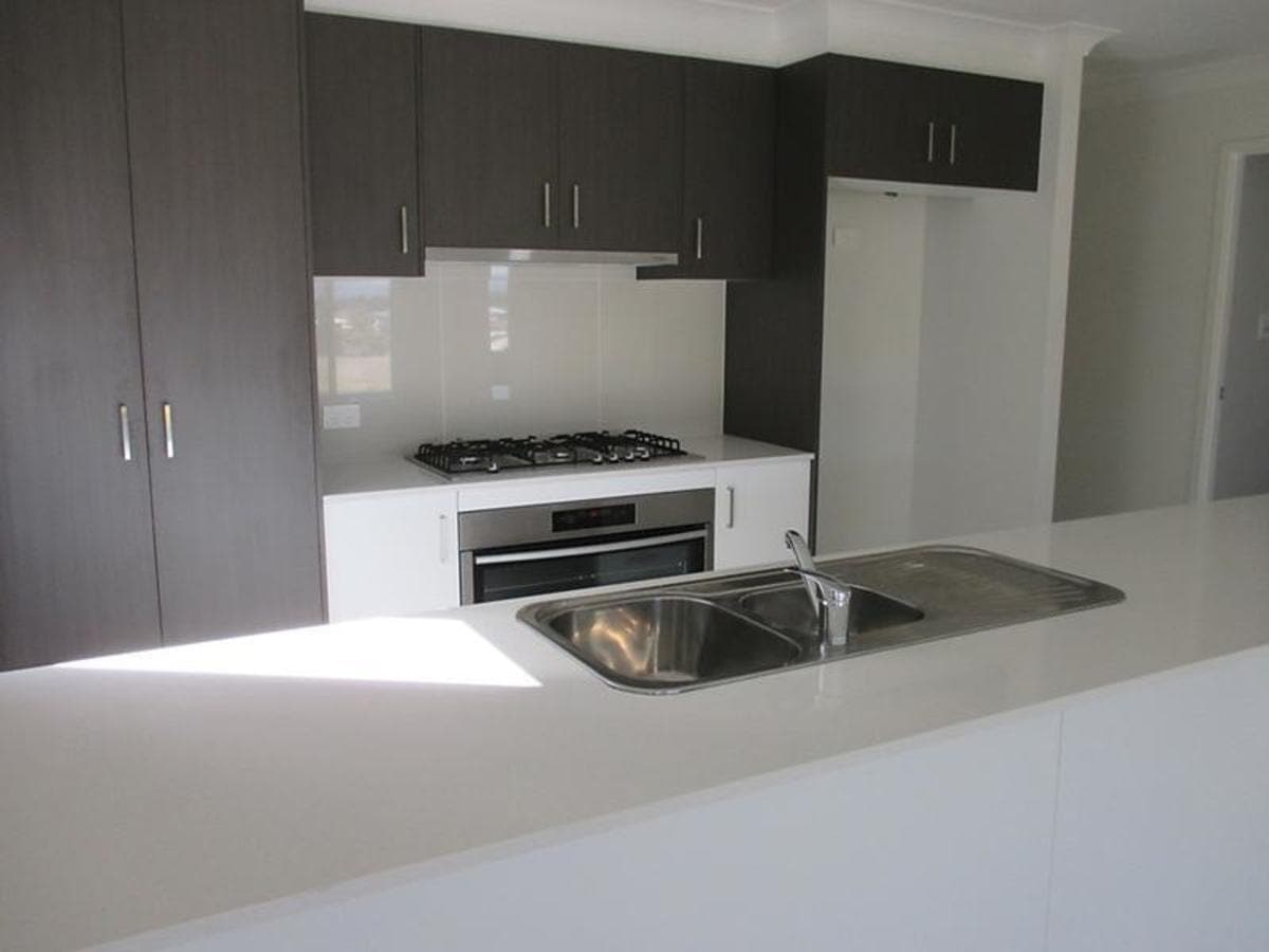 Gressswell Cres, Upper Coomera, Upper Coomera - Thumbnail 5