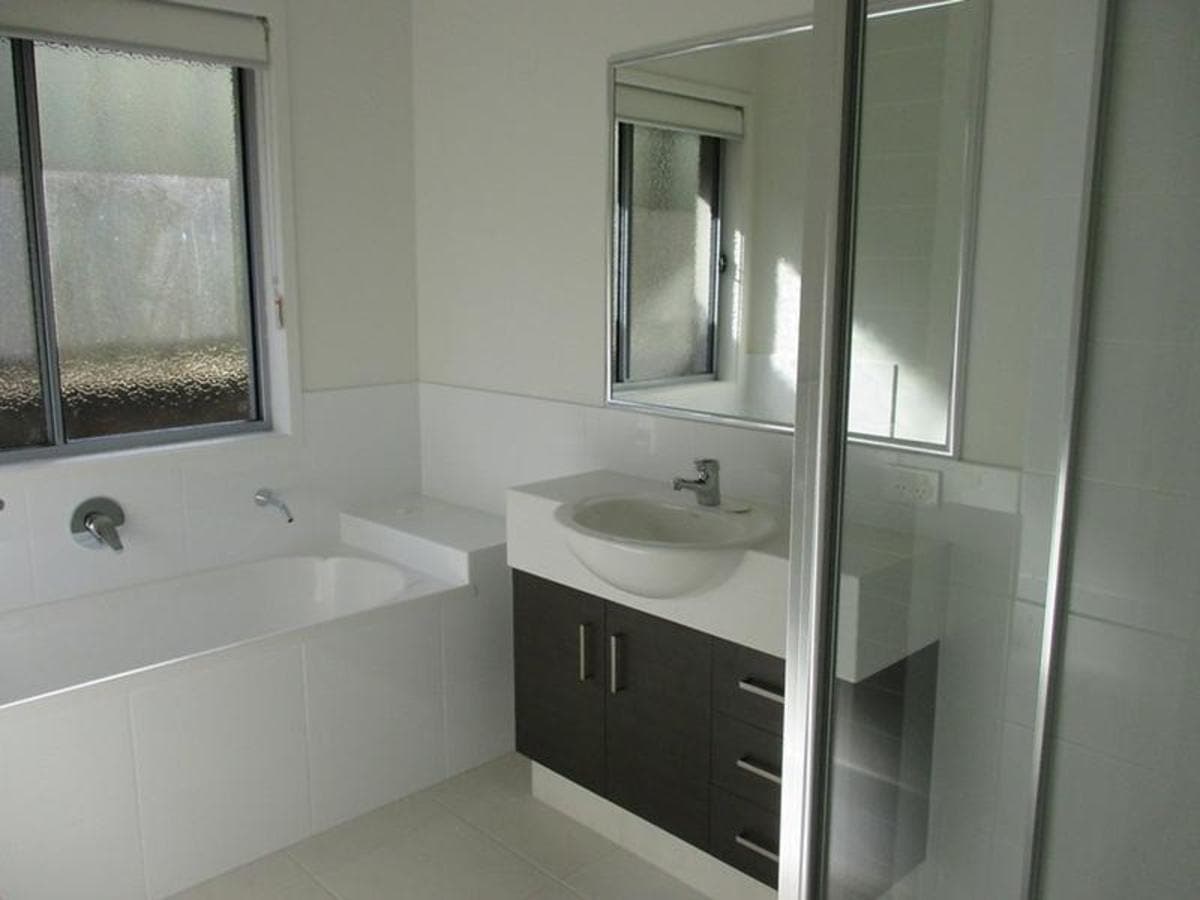 Gressswell Cres, Upper Coomera, Upper Coomera - Thumbnail 6
