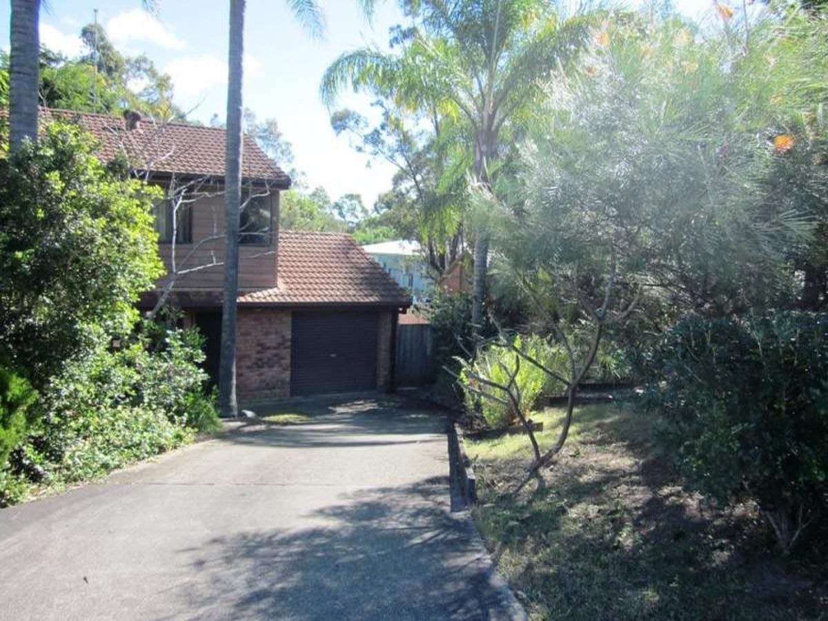33 Corunna Cres, Ashmore, Ashmore - Image 1