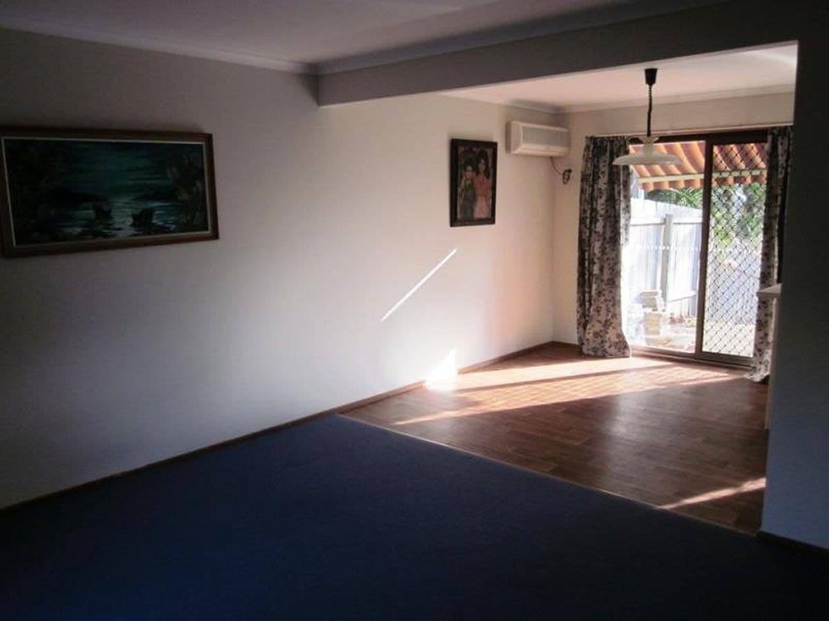33 Corunna Cres, Ashmore, Ashmore - Thumbnail 3