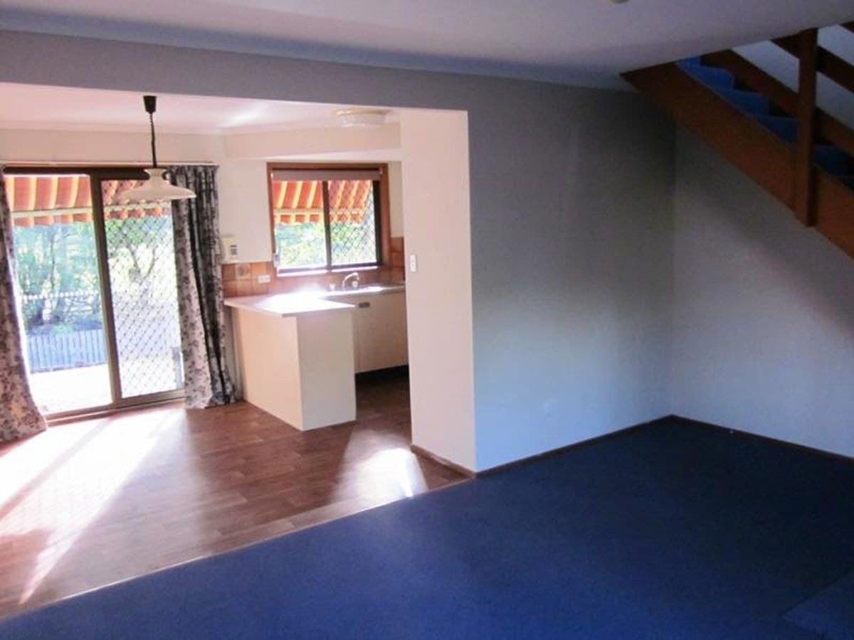 33 Corunna Cres, Ashmore, Ashmore - Thumbnail 4