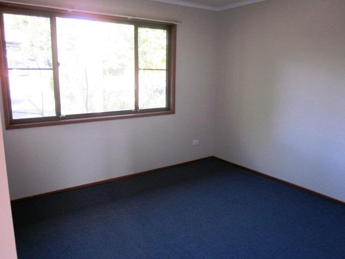 33 Corunna Cres, Ashmore, Ashmore - Thumbnail 6