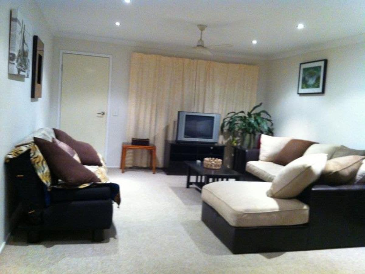 128 Benowa Rd, Southport, Southport - Thumbnail 3