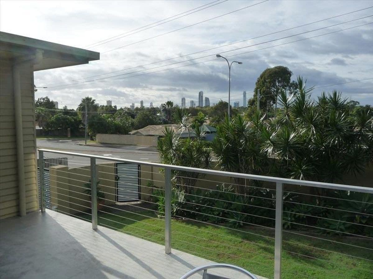 127 Benowa Rd, Southport, Southport - Thumbnail 2
