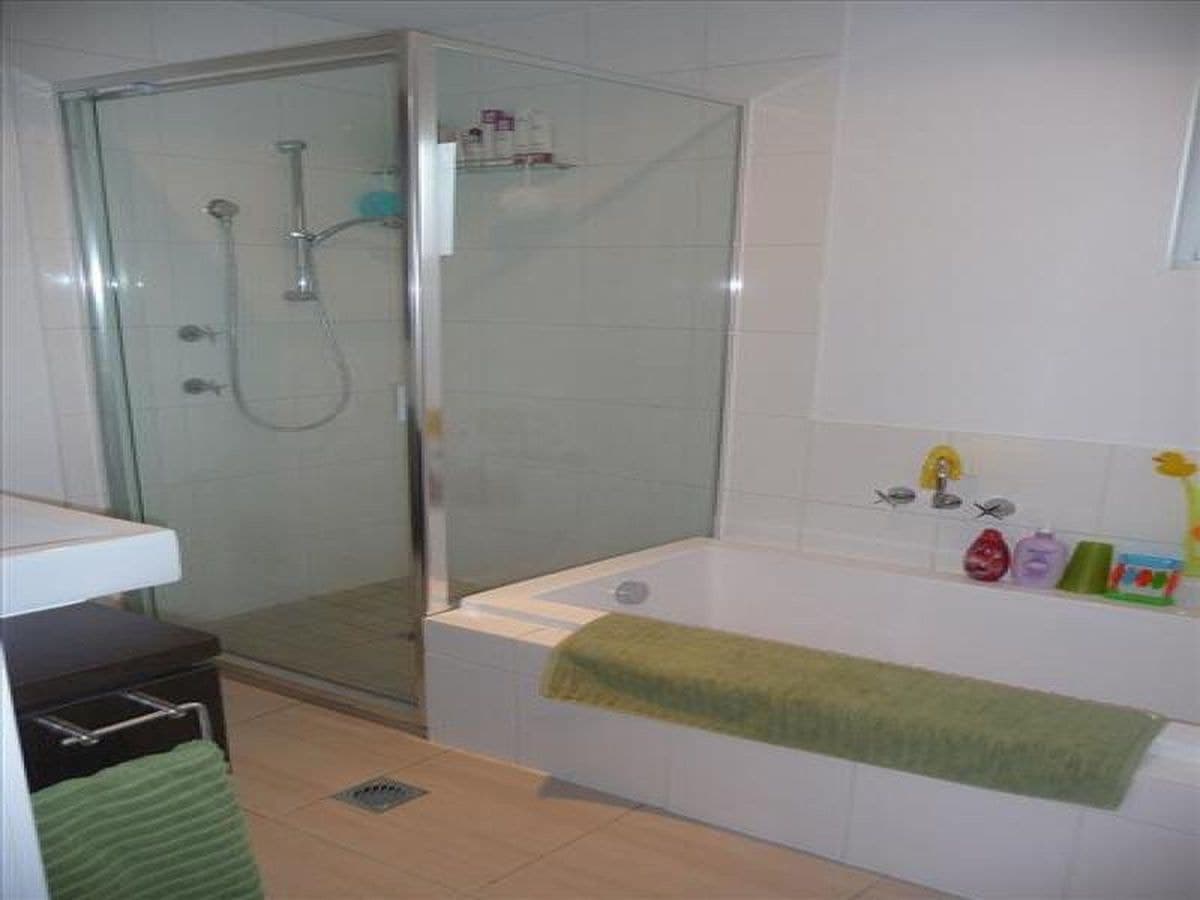 127 Benowa Rd, Southport, Southport - Thumbnail 7
