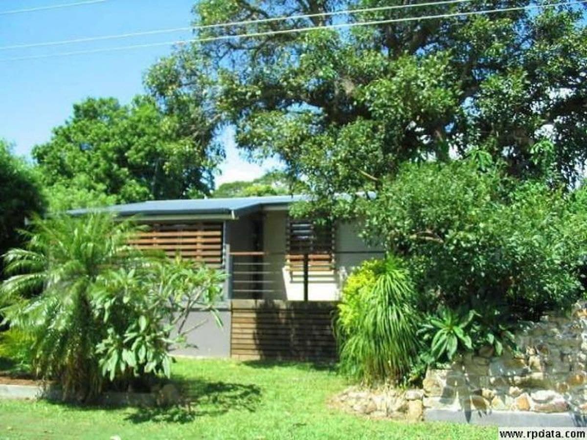 38 Allan St, Southport, Southport - Image 1