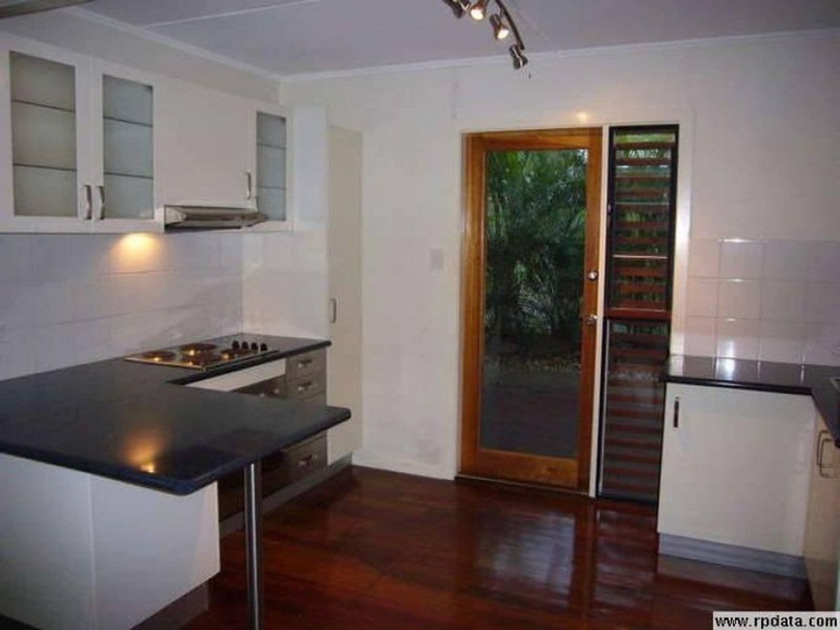 38 Allan St, Southport, Southport - Thumbnail 7