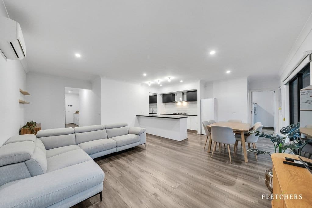 30 Woodbury Street, Williams Landing, VIC, 3027, Williams Landing - Thumbnail 2