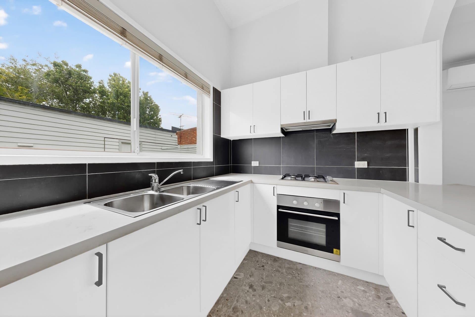 35 Finlay Street, Albert Park, Albert Park - Thumbnail 3
