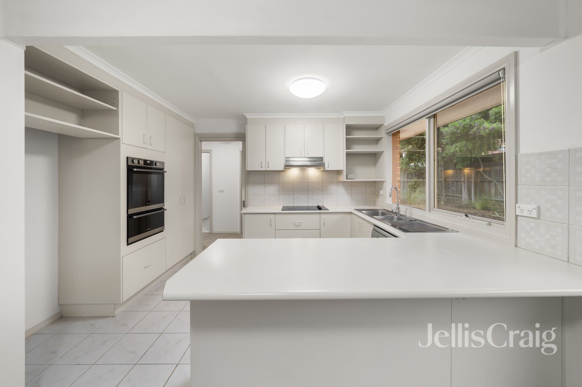 7 Oploo Court, Dingley Village, Dingley Village - Thumbnail 5