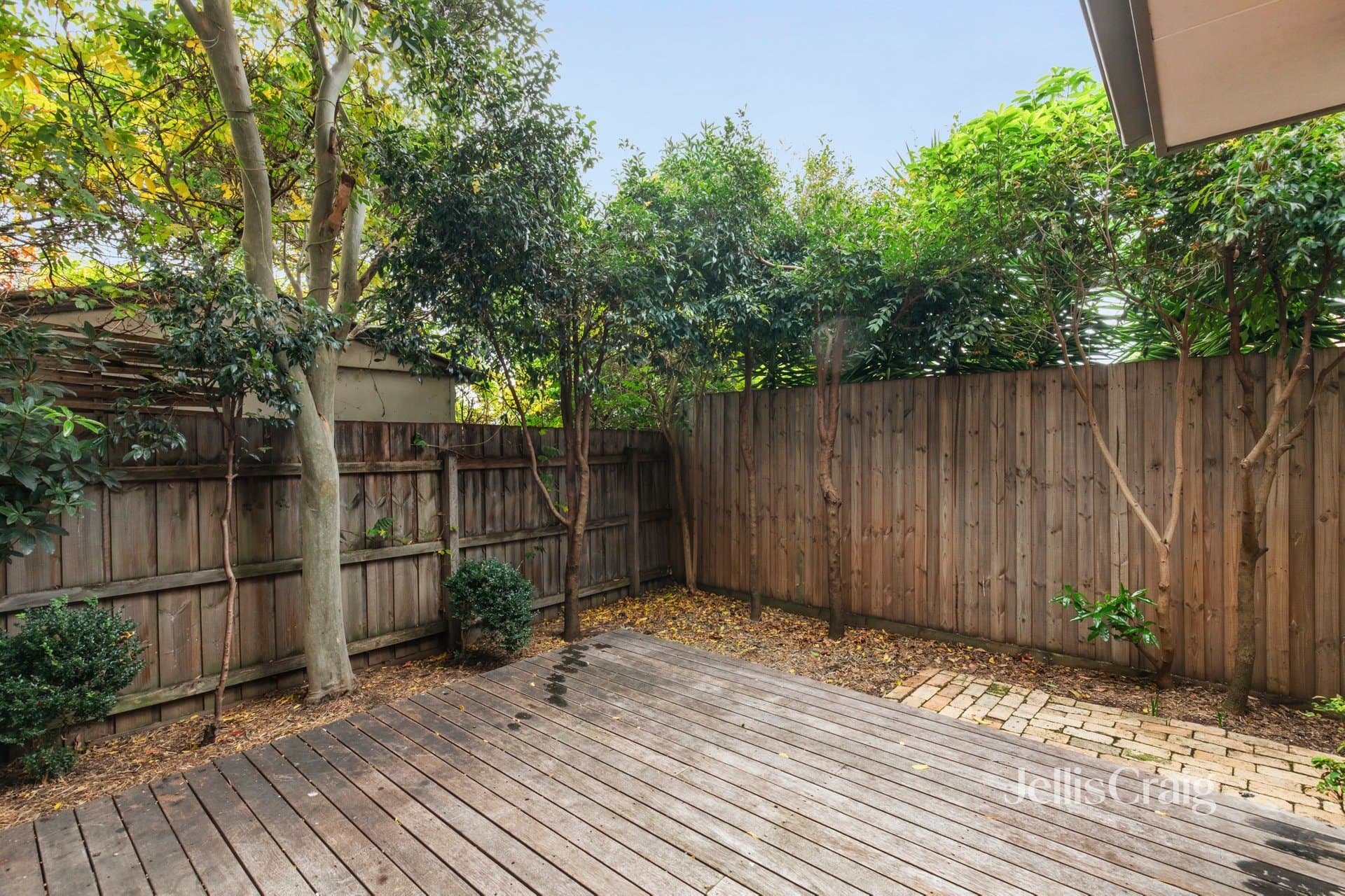 10A Burns Grove, Kingsbury, Kingsbury - Image 1
