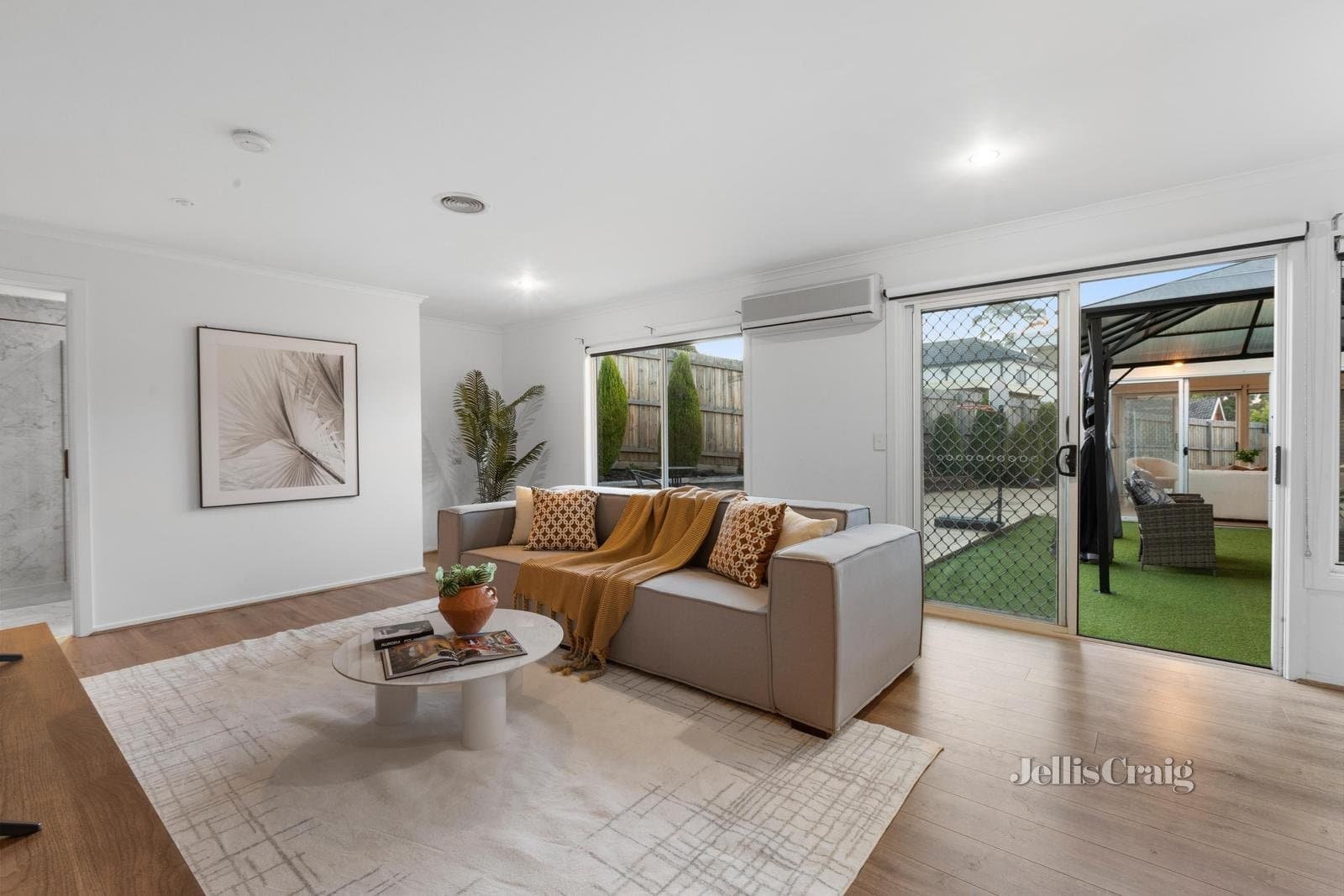 2 Clovelly Court, Mount Waverley, Mount Waverley - Thumbnail 7