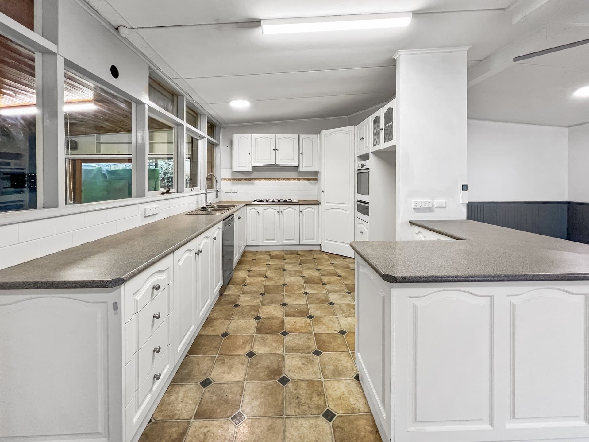 325 High Street, Belmont, Belmont - Thumbnail 4
