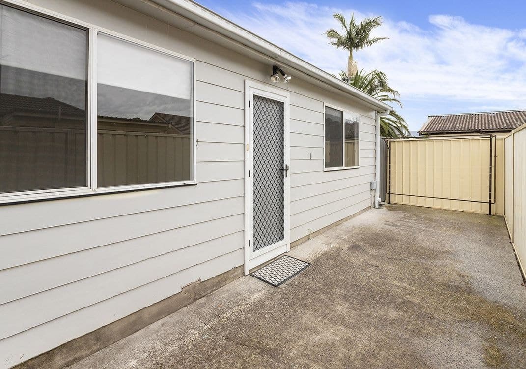 2/37 Kapooka Avenue, Dapto, NSW 2530, Dapto - Image 1