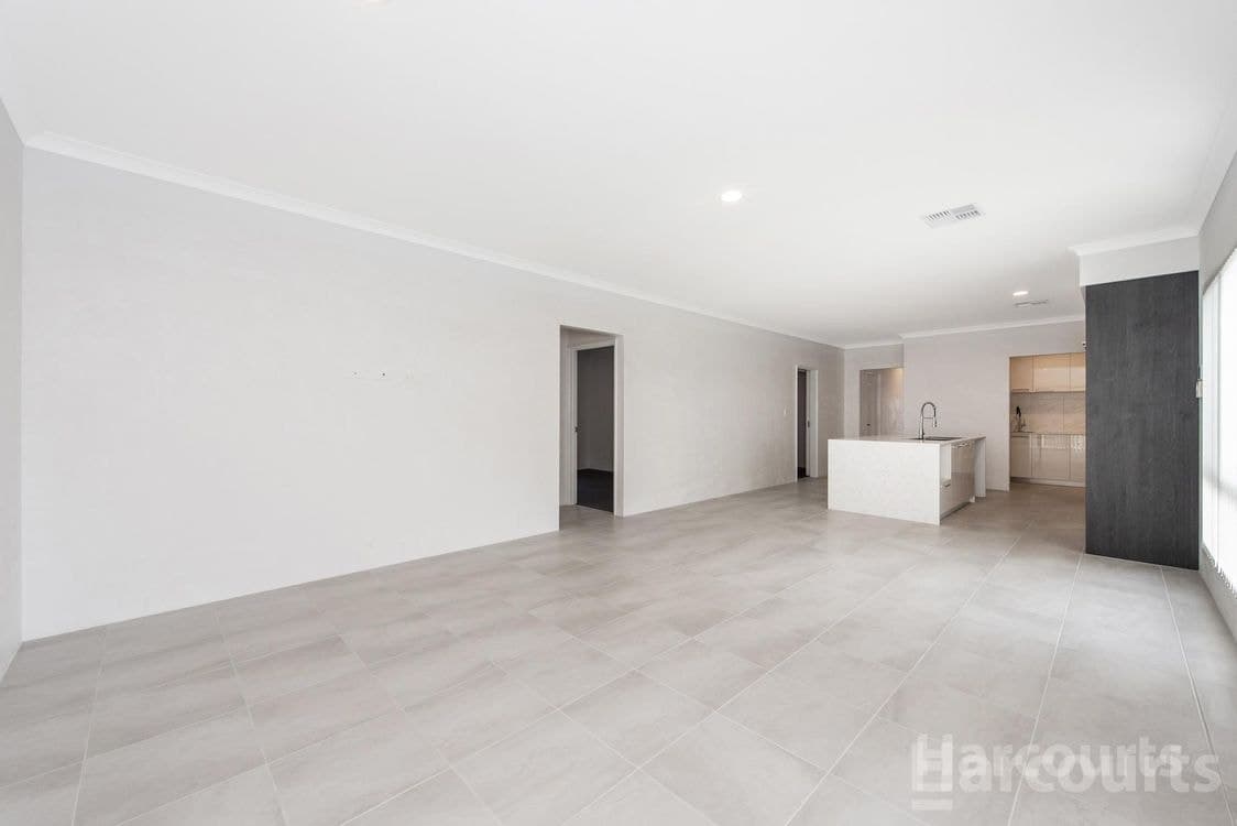 4 Stilwell Road, LAKELANDS, WA 6180, Lakelands - Thumbnail 3