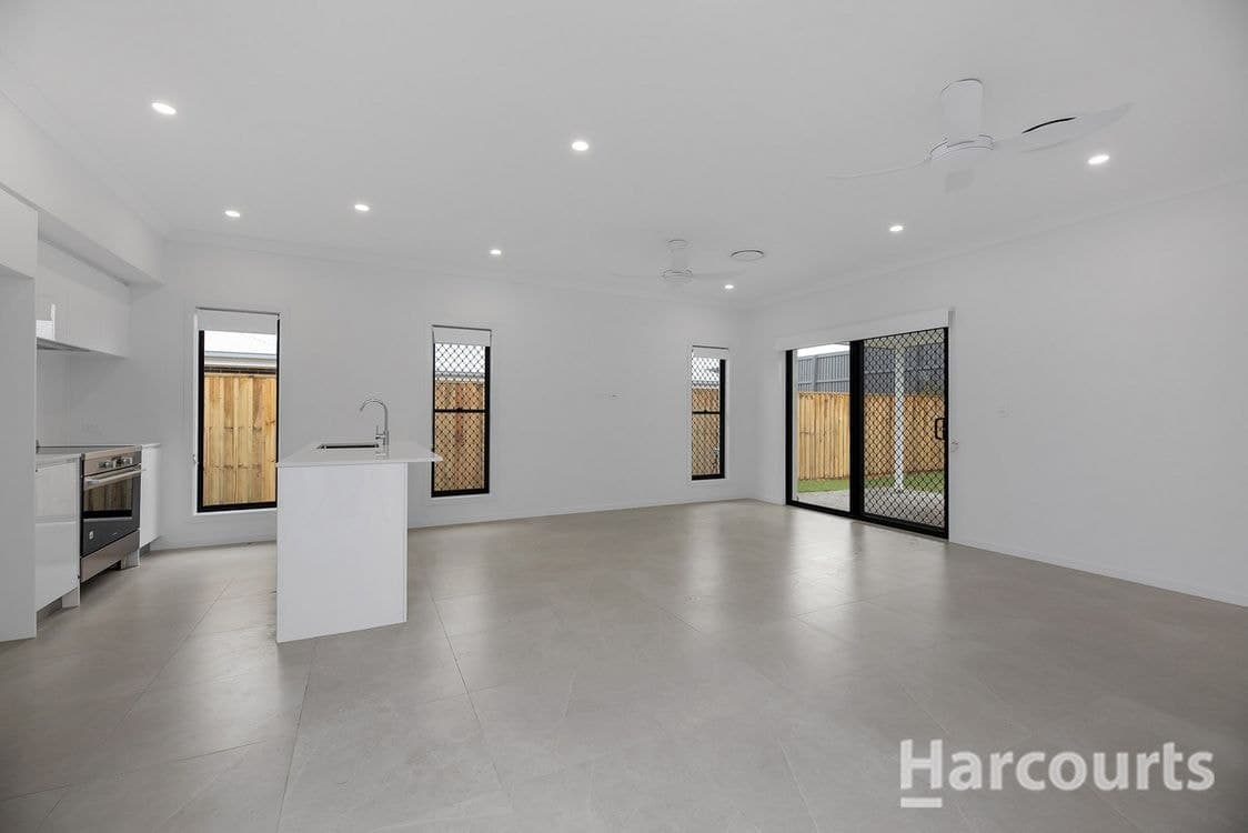 28 Yellow Robin Circuit, Morayfield, QLD 4506, Morayfield - Thumbnail 2
