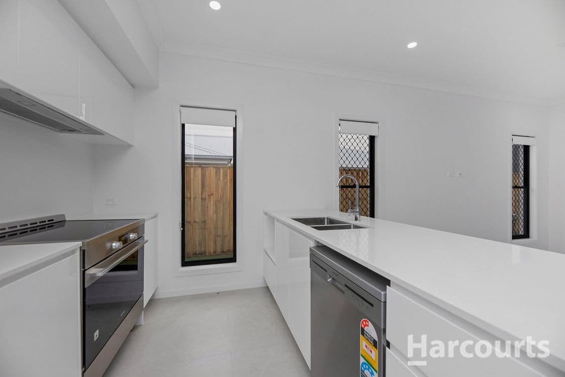 28 Yellow Robin Circuit, Morayfield, QLD 4506, Morayfield - Thumbnail 4