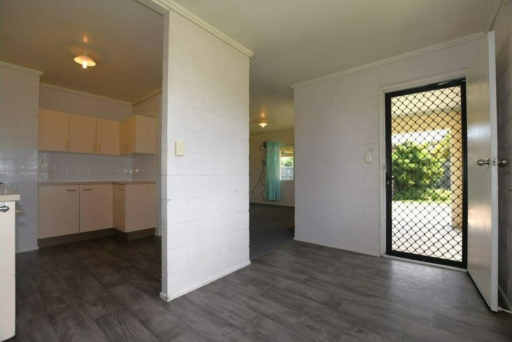 39 MCLACHLAN DR, AVENELL HEIGHTS, QLD 4670, Avenell Heights - Thumbnail 2