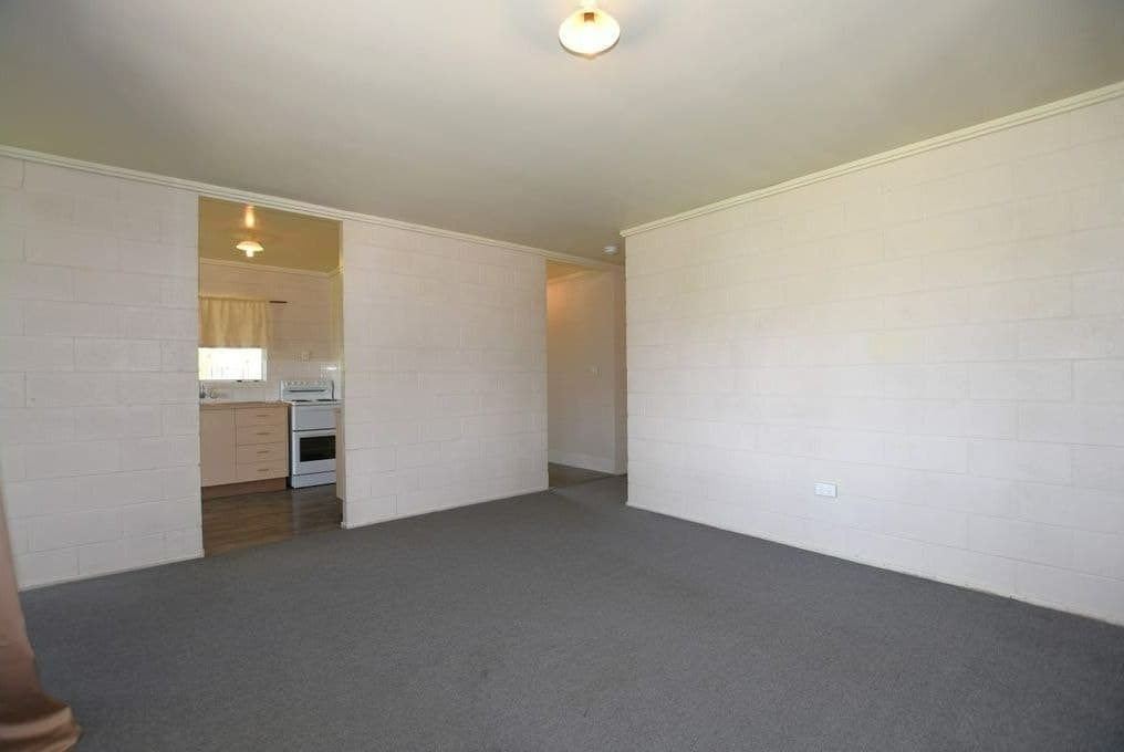 39 MCLACHLAN DR, AVENELL HEIGHTS, QLD 4670, Avenell Heights - Thumbnail 5