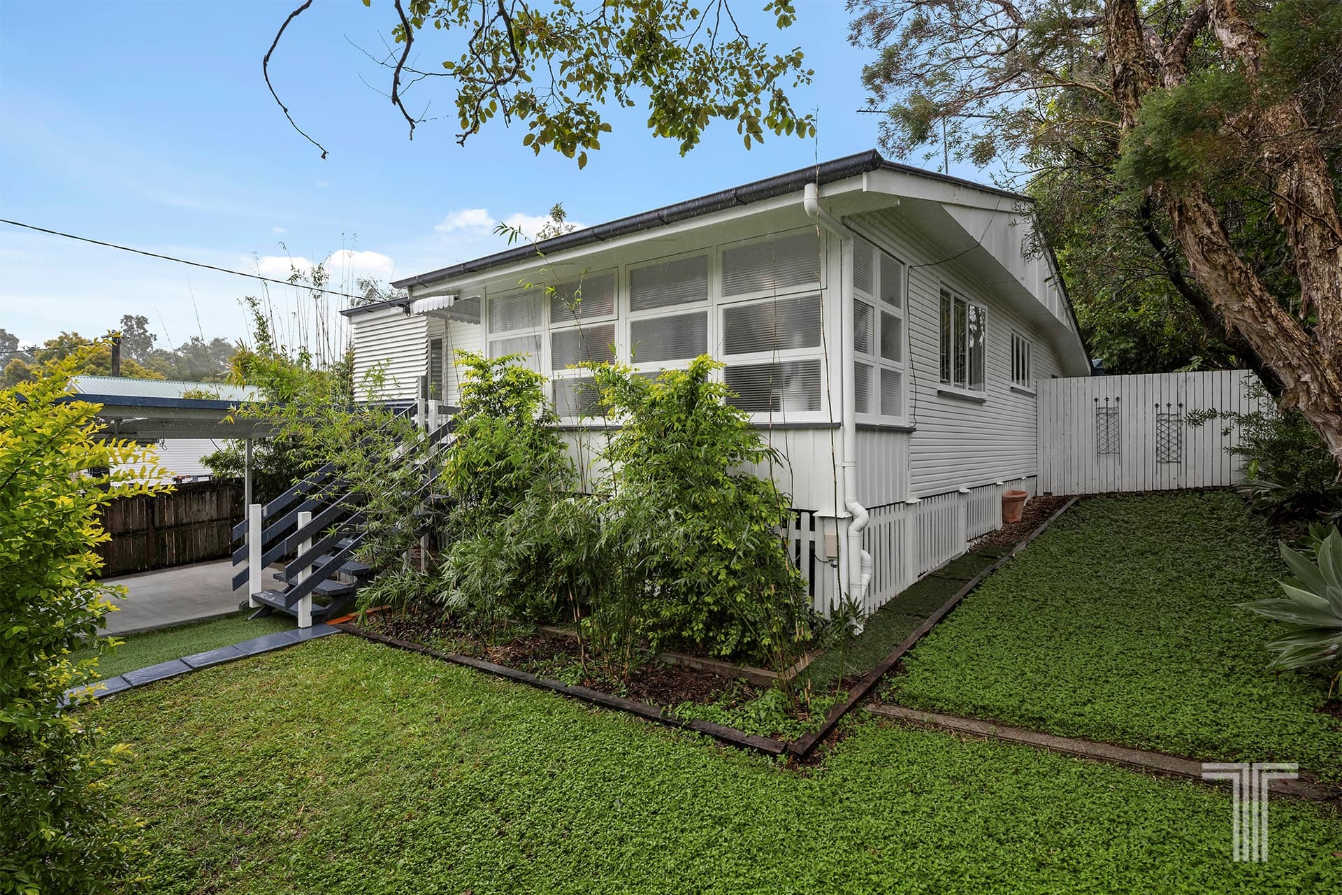 98 Bapaume Road, Holland Park West, Holland Park West - Thumbnail 2