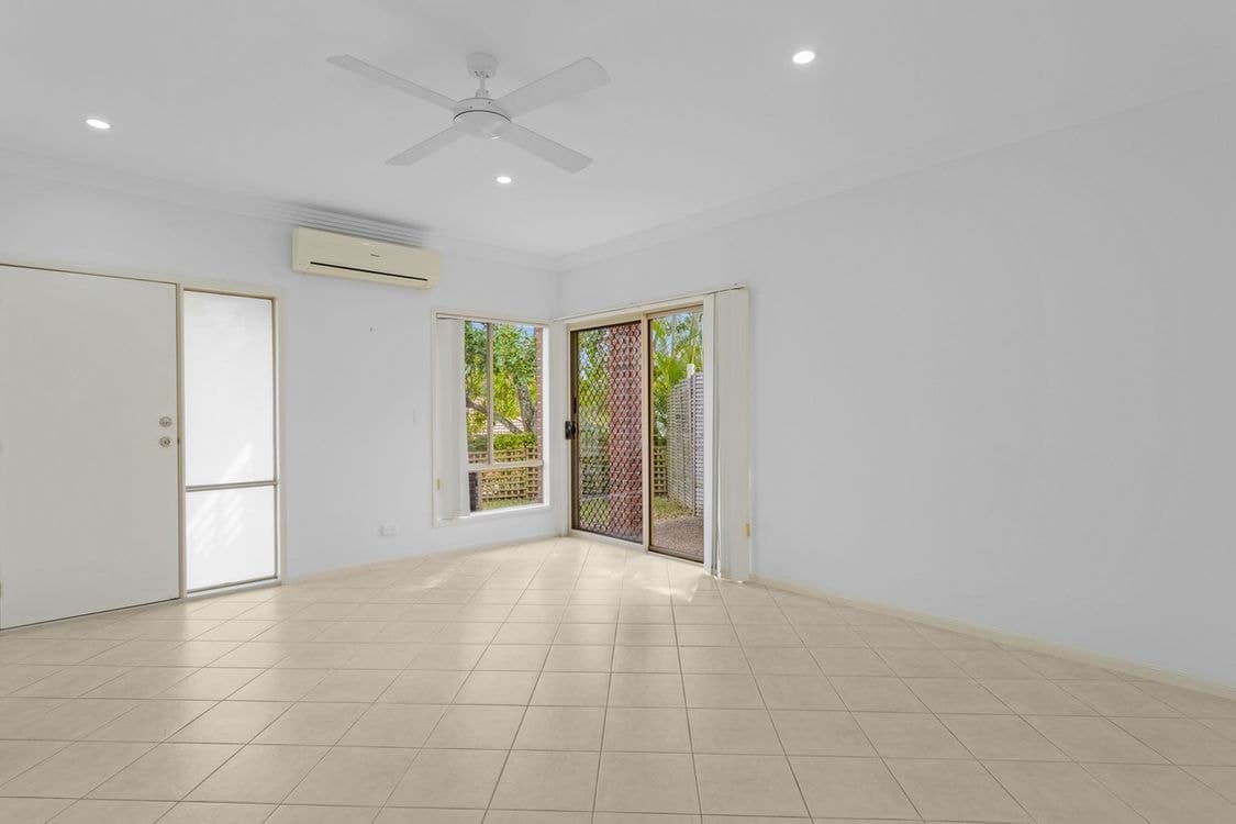 2/31 Majorca Crescent, Varsity Lakes, QLD 4227, Varsity Lakes - Thumbnail 2