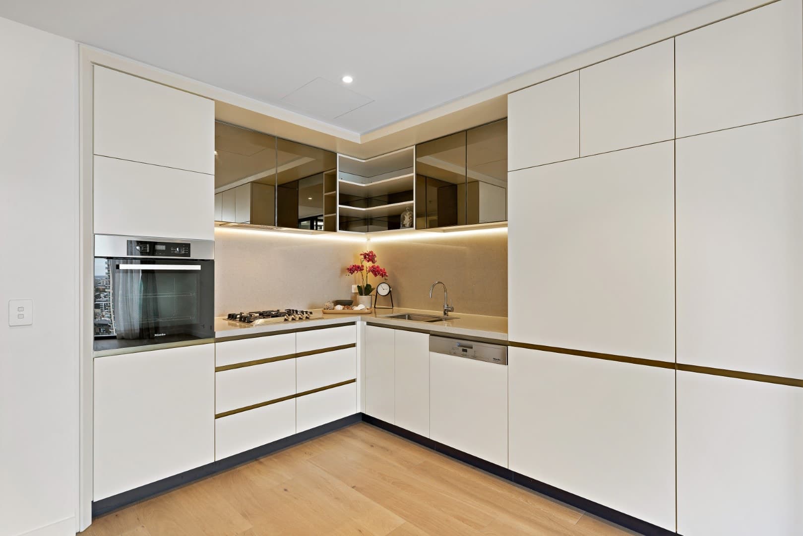 3110/81 Harbour Street, Haymarket - Image 1