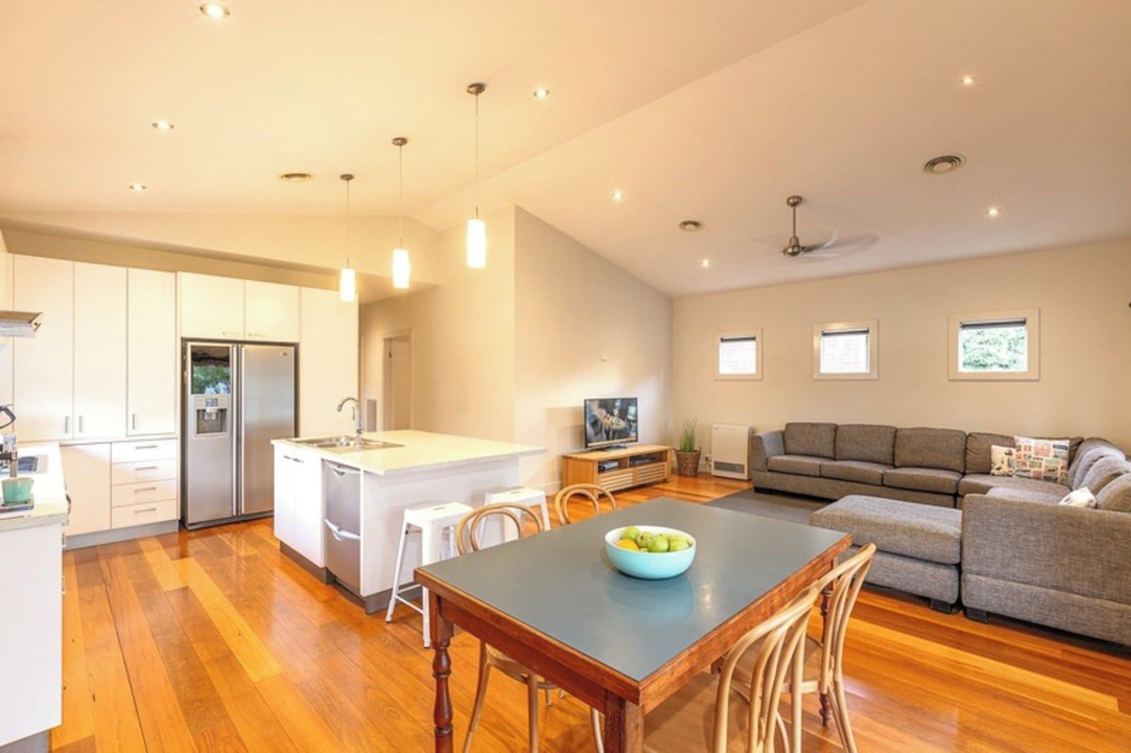 15 Queen Victoria Street, Newington, Newington - Thumbnail 3