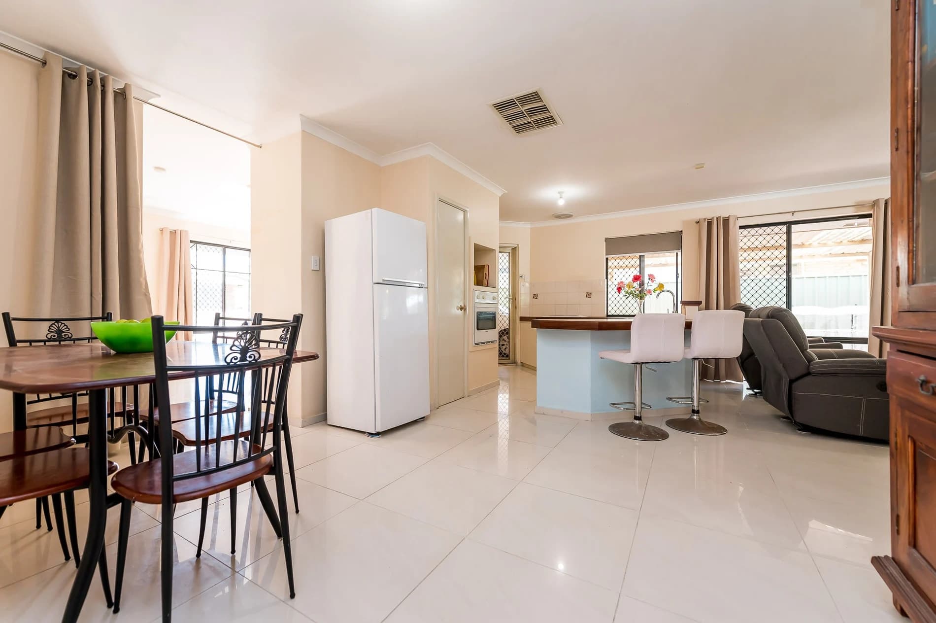 6/27 Falkirk Avenue, MAYLANDS WA 6051, Kiara - Thumbnail 4