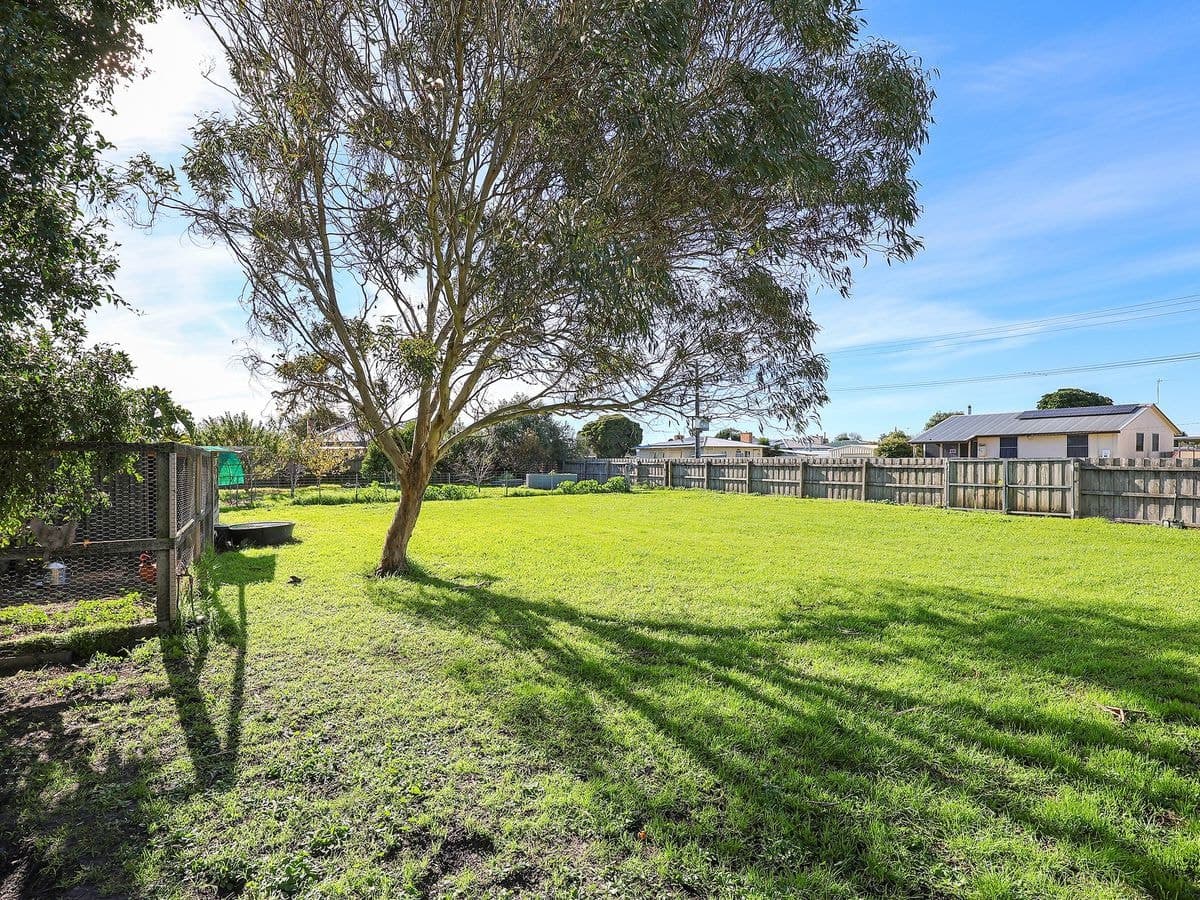 9 & 11 Best Street, Heywood, VIC, Heywood - Thumbnail 2