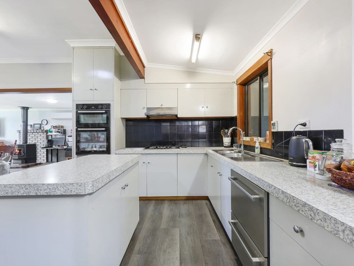 9 & 11 Best Street, Heywood, VIC, Heywood - Thumbnail 4