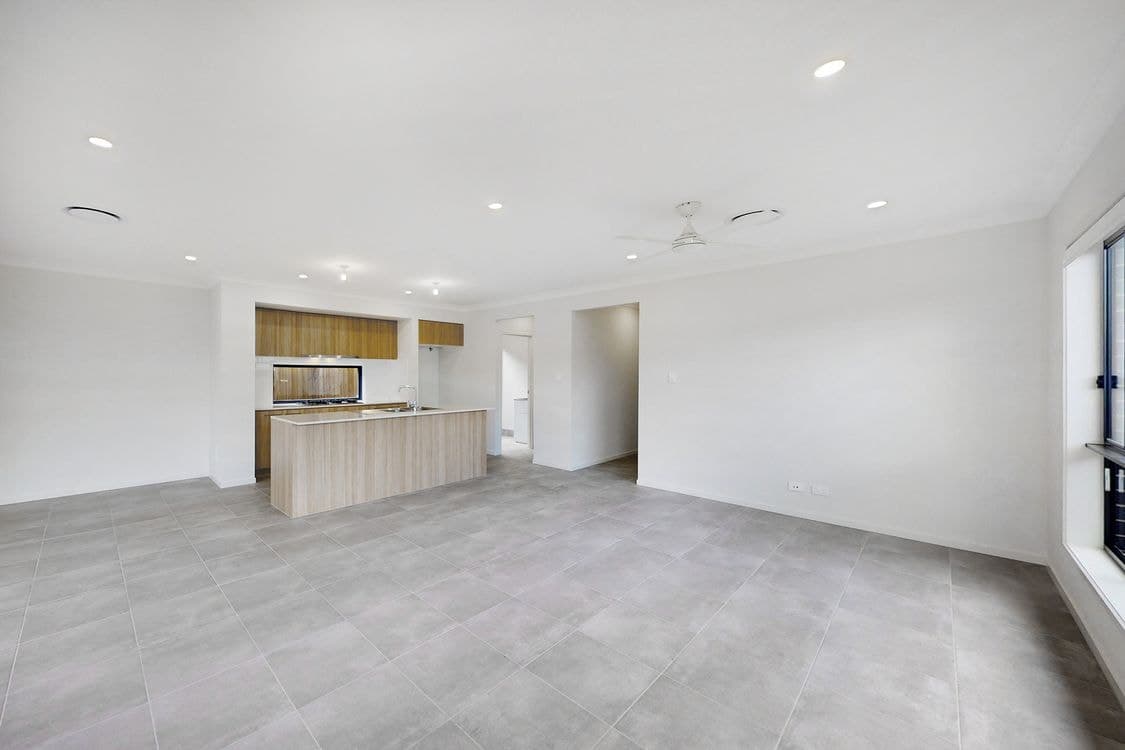 10 Russett Street, GREENBANK, QLD 4124, Greenbank - Thumbnail 3
