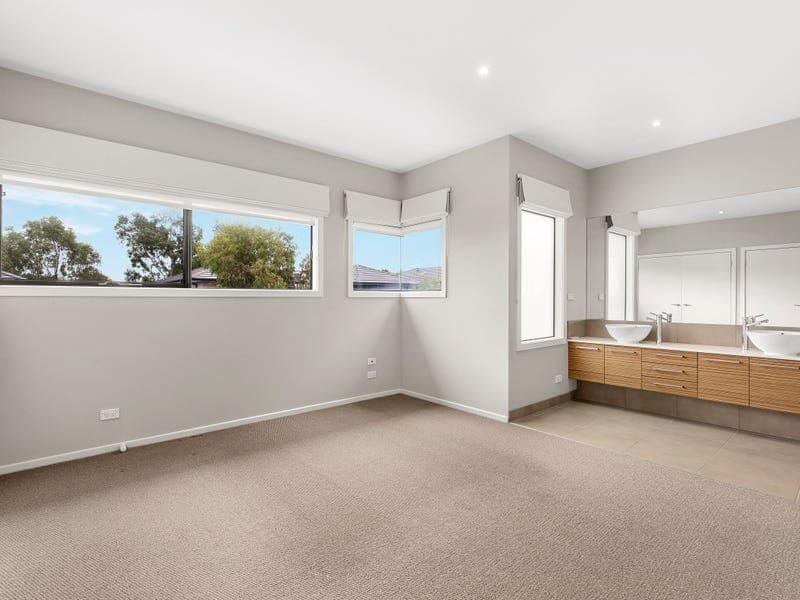 6 Sun Orchid Circuit, St Helena, VIC 3088, St Helena - Thumbnail 4